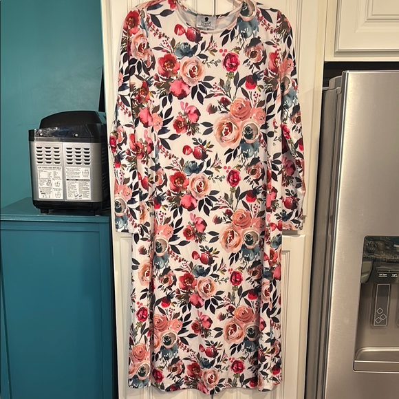 Dainty Jewells Your Favorite Dress size Medium - Picture 3 of 5